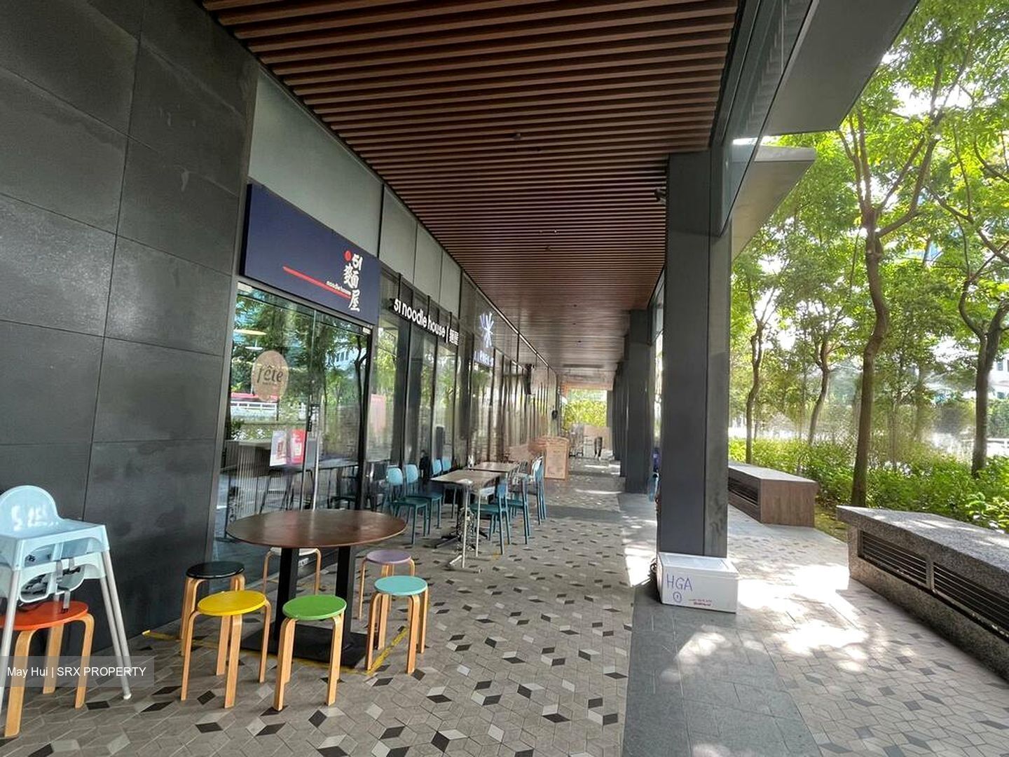 The Venue Shoppes (D13), Retail #453954001